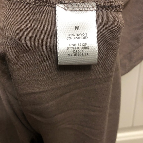 Brown Paisley Rooster Doleman top. - Picture 2 of 8